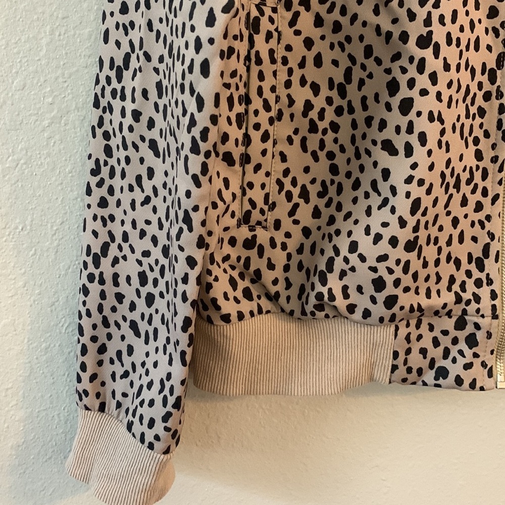 A Dip Of Darling Boutique Animal Print Bomber jacket size small - Picture 4 of 5